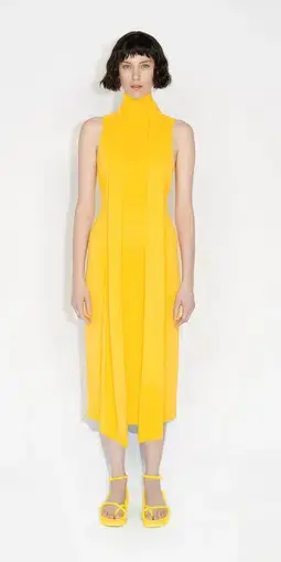 Cue Tech Stretch Dress Lemon Size 8