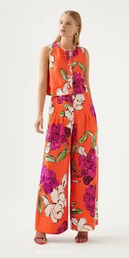 Aje Dazzling Floral Wide Leg Pant in Vivid Camellia

Size 14 / XL