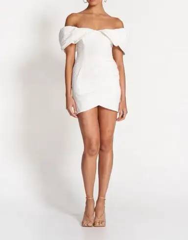 Sofia The Label Hailey Off Shoulder Mini Dress in White
Size XS / AU 6