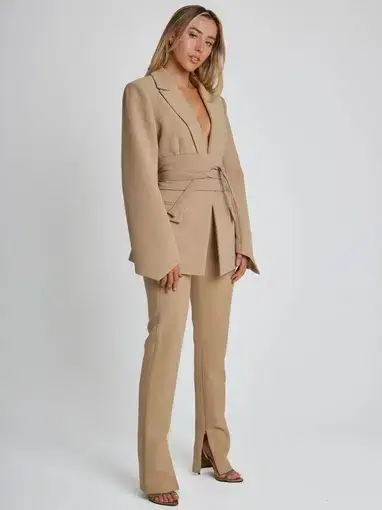 Odd Muse Ultimate Muse Blazer with Additional Belts in Camel Size M/Au 10
