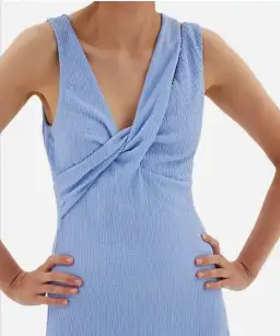 Sovere Expect Midi Dress in Bluebell Size 10 for rent on The Volte - image 4