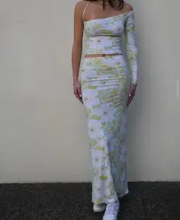 Posie Set Vesper Co for rent on The Volte - image 3