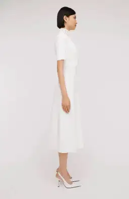 Scanlan Theodore Crepe Knit Daisy Soft Dress in Ivory/Cream Size S / AU 8 for rent on The Volte - image 2