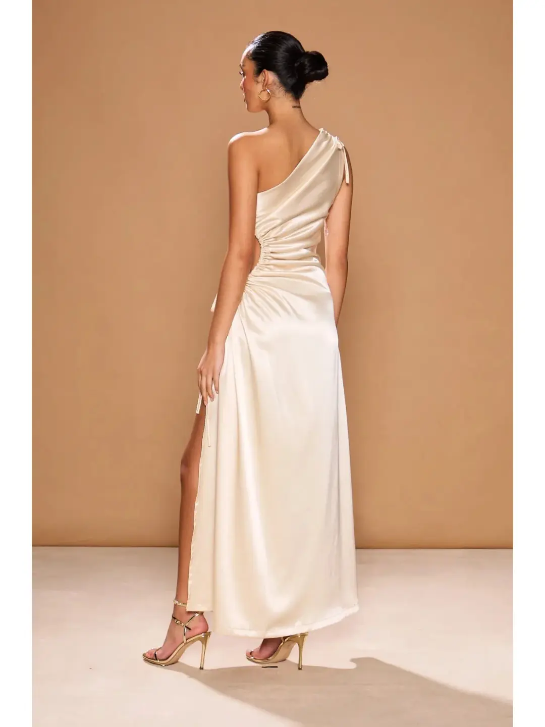 Sonya Moda Nour Ocean Pearl Dress Cream Size AU 8 for rent on The Volte - main image