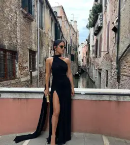 Effie Kats Venezia Gown Black Size XS / AU 6 for rent on The Volte - image 1