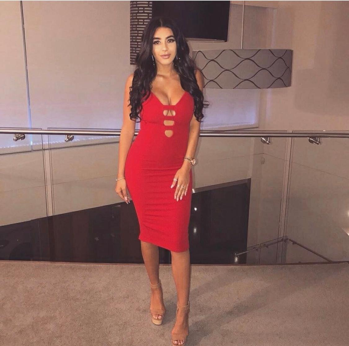 That red dress  - Image 1