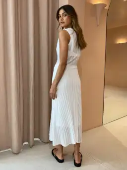 Hansen And Gretel Zanita Dress In White Size L / AU 12 for rent on The Volte - image 3