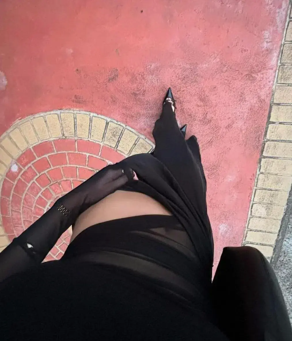 Benni Yasmin Off Shoulder Dress Black Size 8 for rent on The Volte - main image