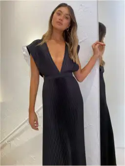 L'Idee Gala Gown in Noir Size 8 for rent on The Volte - image 3