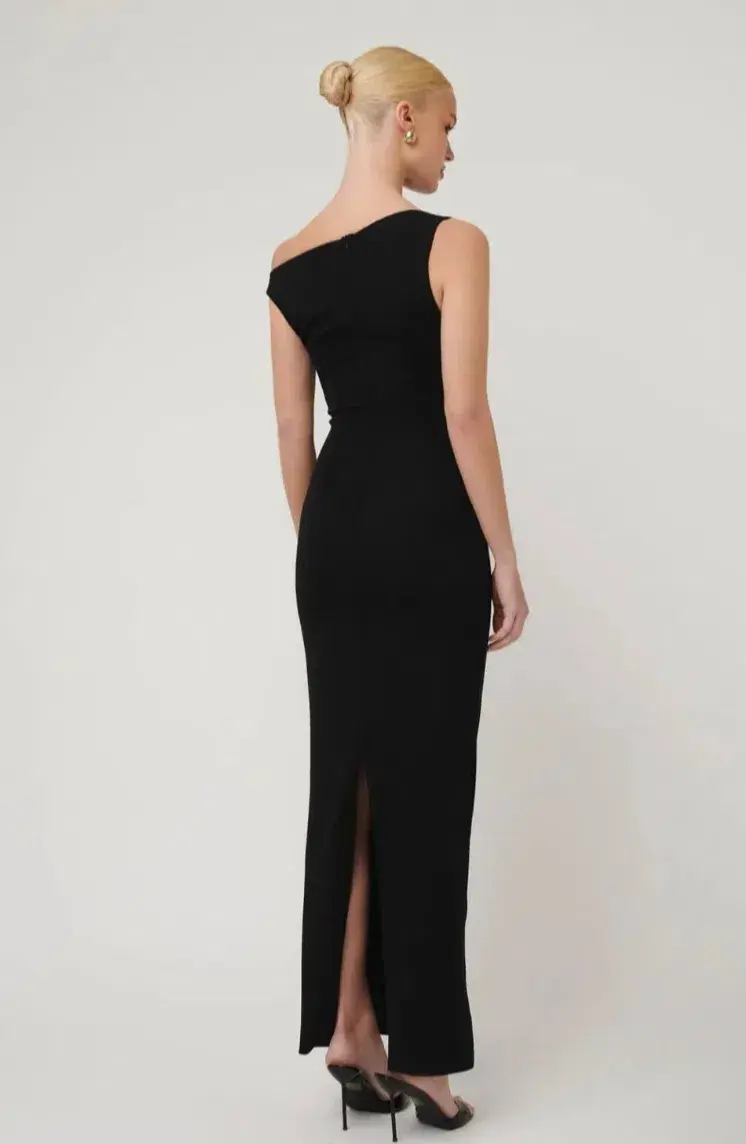 Effie Kats Inaya Gown in Black Size Medium / AU 12 for rent on The Volte - main image
