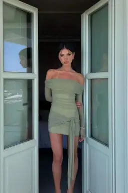 Benni Yasmin Mini Dress Pistachio Size 10 for rent on The Volte - image 3