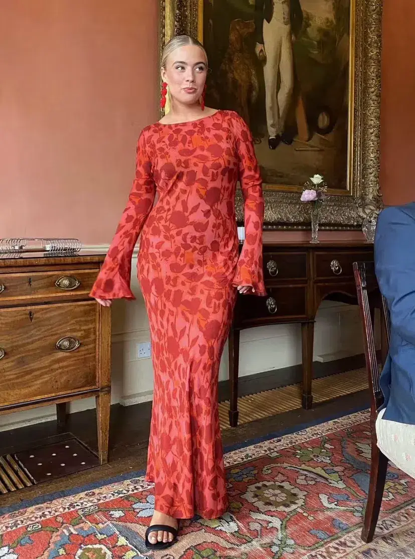 Realisation Par The Gia Havana Red Size AU 10 for rent on The Volte - main image