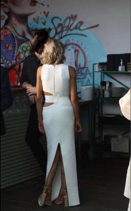 Scanlan Theodore Crepe Knit Gown White Size 6 for rent on The Volte - image 4