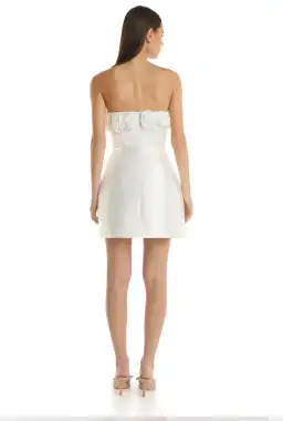 Eliya the Label Tehanni Dress in White Size S/Au 8 for rent on The Volte - image 4