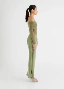 Benni Yasmin Off Shoulder Maxi Dress Pistachio Green Size 10 for rent on The Volte - image 5