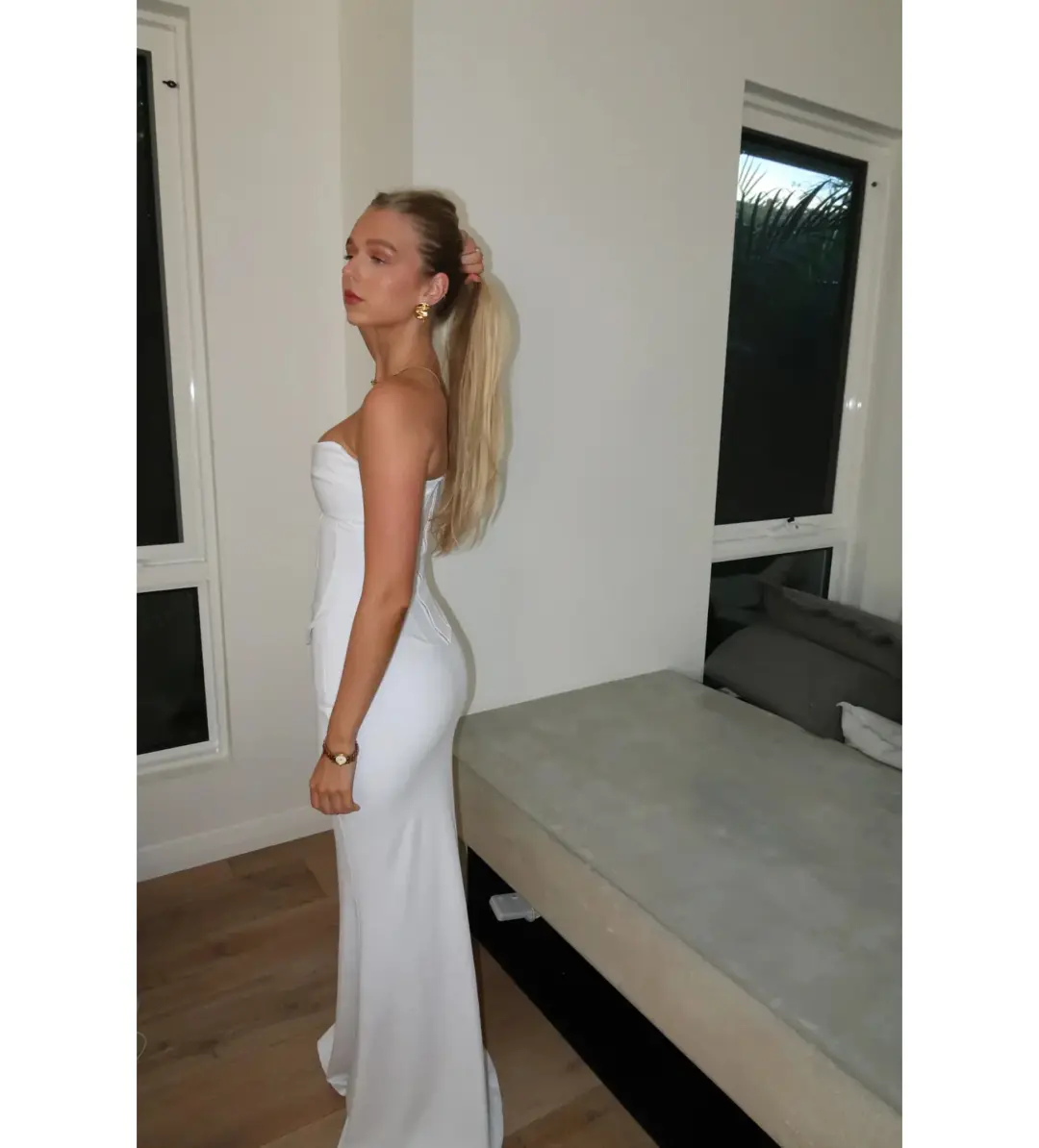 HNTR the label Louie Gown Blanc White Size S / AU 8 for rent on The Volte - main image