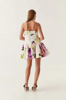 AJE Willow sweetheart mini wild hydrangea AU 6 for rent on The Volte - image 3