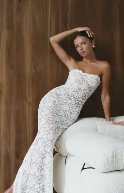 Leau Soleil Scalloped Lace Midi Dress White Size Xs/Au 6 for rent on The Volte - image 2