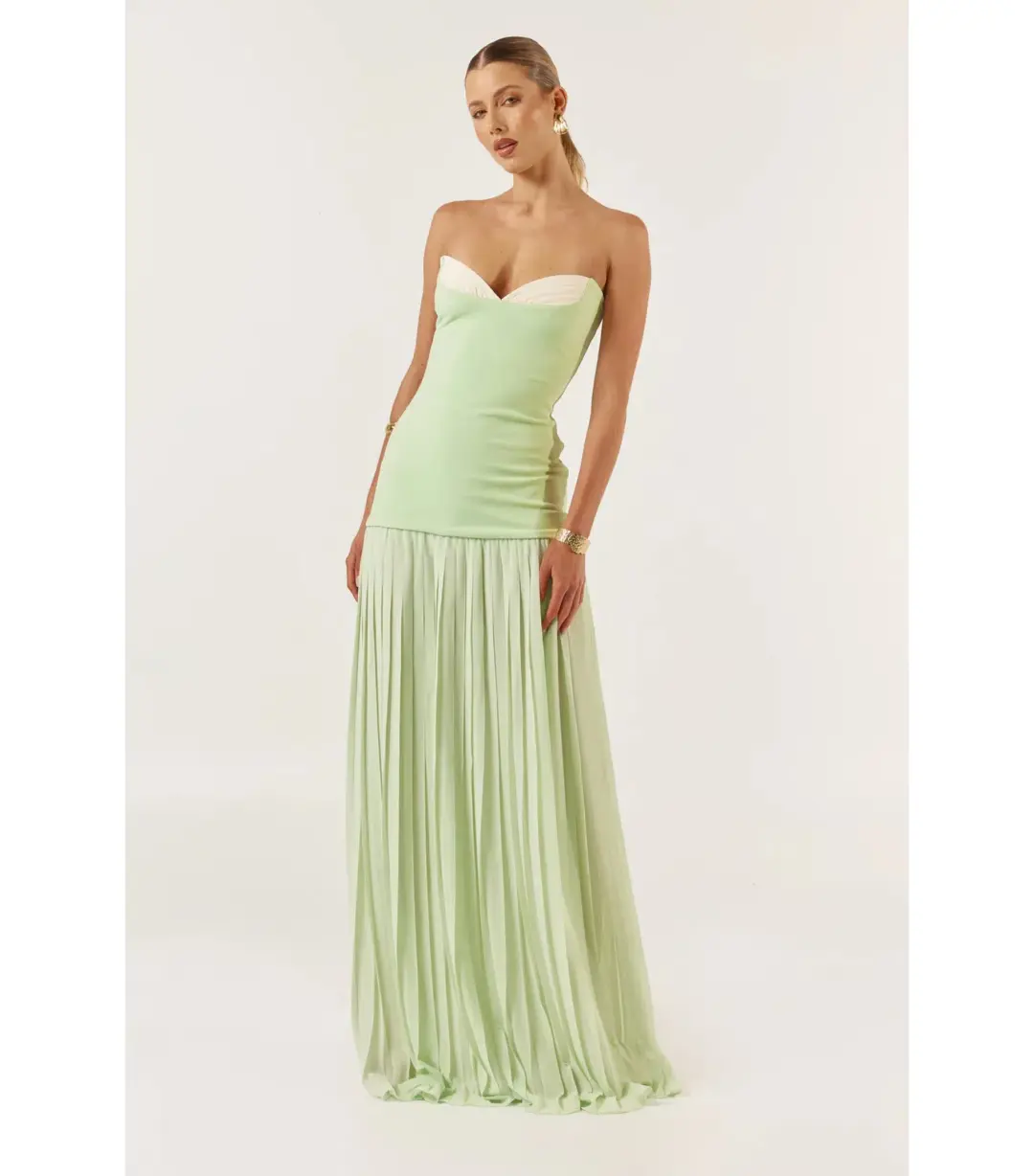 She Is Olla Nicolette Gown Green Size AU 8 for rent on The Volte - main image