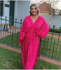 L'Idee De Luxe Gown Punch Size AU 16 for rent on The Volte - image 4