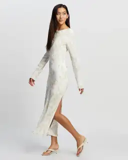 Third Form Open Back Bouquet Maxi Dress in White with Gold Flower Size 6