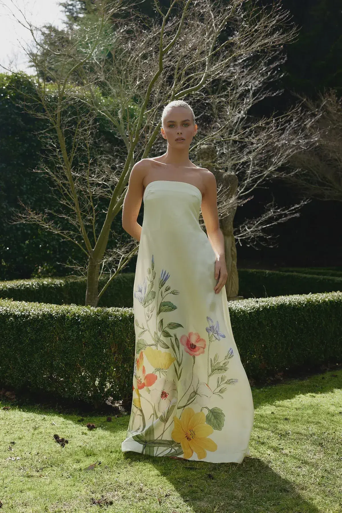 Aston Studio Lucie Buttermilk Fleur Size 8 - Image 1