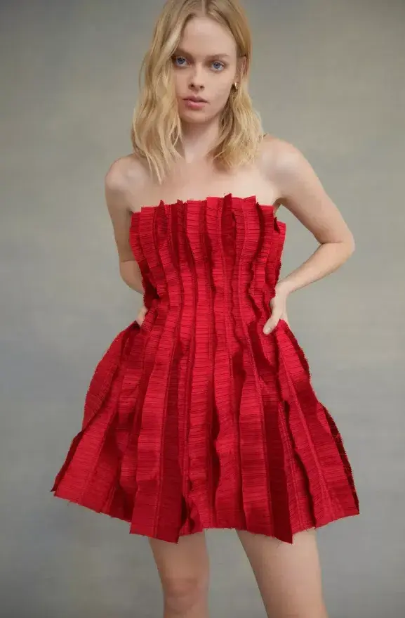 AJE Hybrid Mini Red Size 6 for rent on The Volte - main image