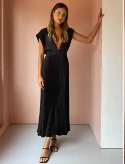 L’idee Gala Gown Noir Maxi Black Size AU 6 for rent on The Volte - image 2