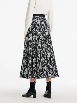 Camellia Jacquard Pleated Women Mamianqun With Bottomed Skirt for rent on The Volte - image 4