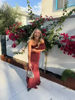 MESHKI Dallas One Shoulder Burgundy Size 8 for rent on The Volte - image 4