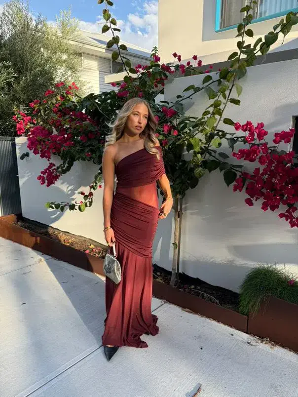 MESHKI Dallas One Shoulder Burgundy Size 8 for rent on The Volte - main image