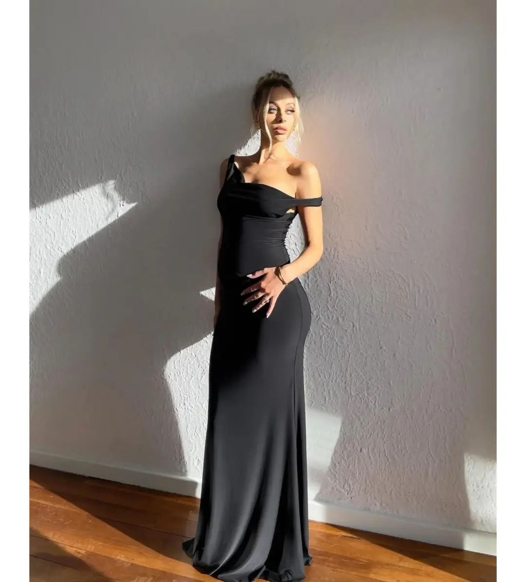 Natalie Rolt Bettina Gown Black Size 1/AU 8 for rent on The Volte - main image