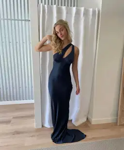 Natalie Rolt Mercy Gown in Navy Size 1 / AU8 for rent on The Volte - image 1