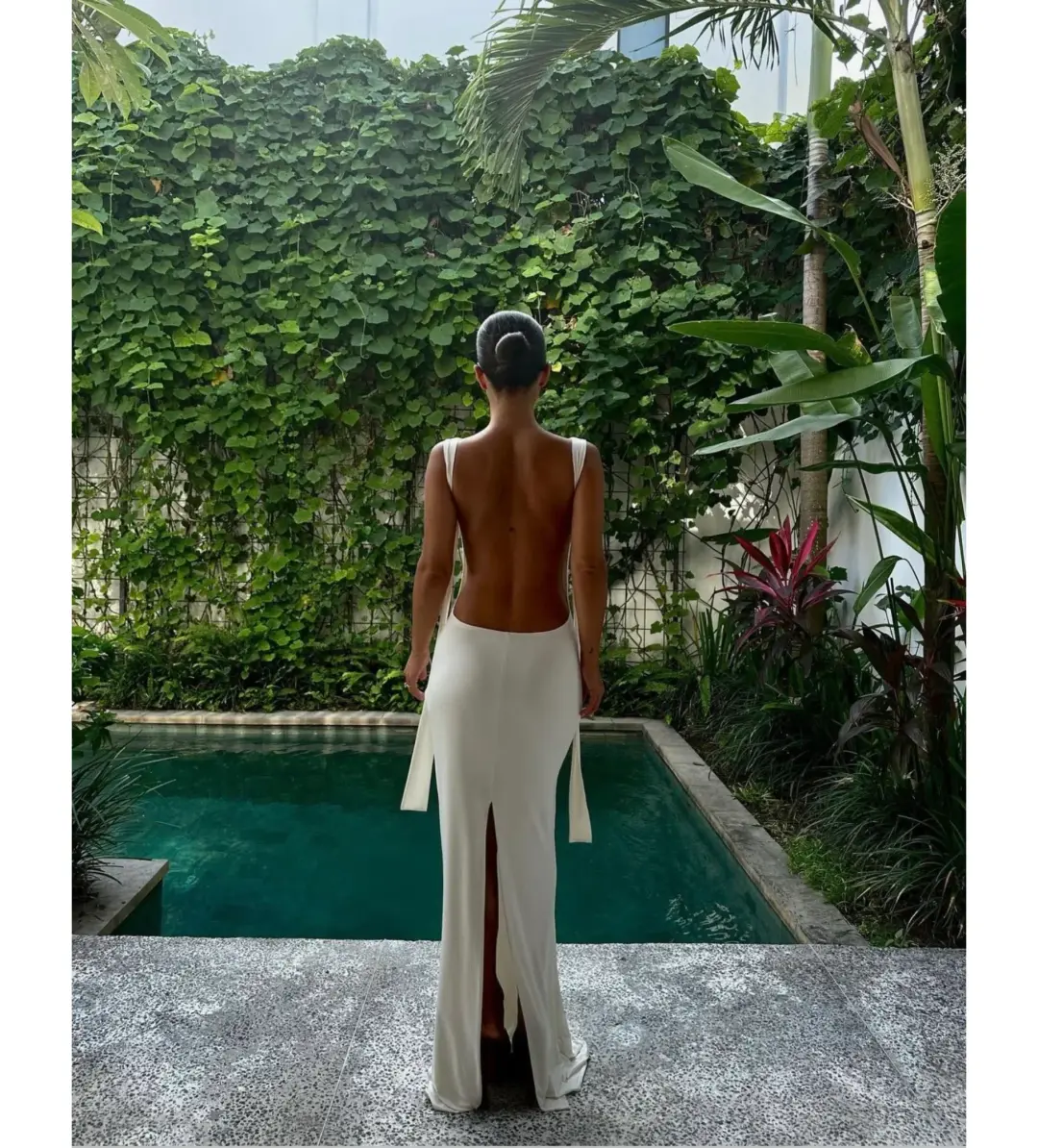 Effie Kats Ivory Helena Gown Size 6/XS for rent on The Volte - main image