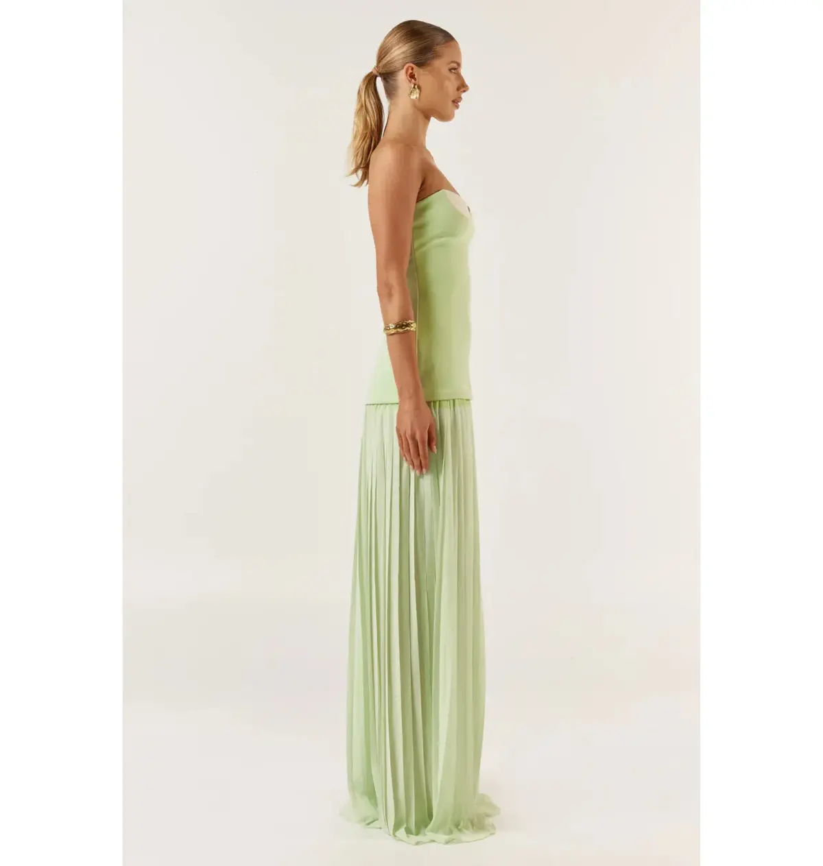 She is OLLÁ Nicolette Maxi Dress Green Size AU 6 - Image 2