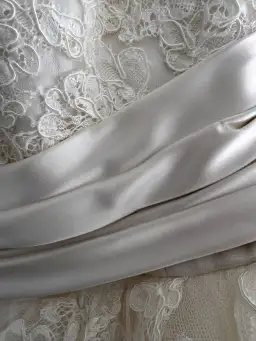 Pronovias Bridal size 10 for rent on The Volte - image 12