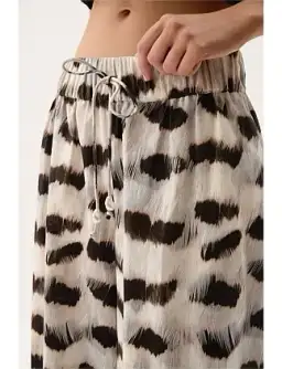 AJE Airlie Relaxed Pants Light Plume Size 10 for rent on The Volte - image 5