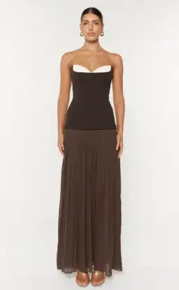 She is Olla Nicolette Maxi in Espresso Size 6