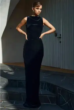 Effie Kats Velvet Verona Gown Black Size 10