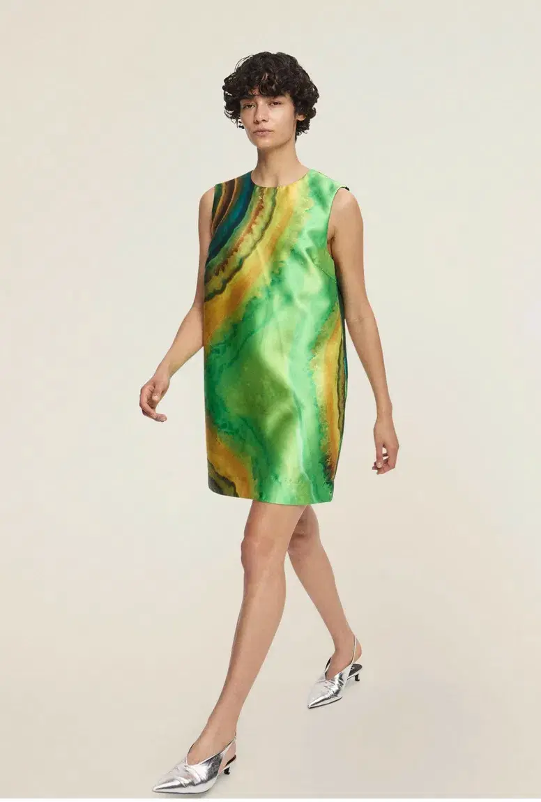 Alemais Iris Mini Size AU 16 for rent on The Volte - main image