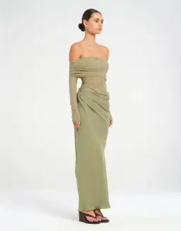 BENNI Yasmin Off-Shoulder Midi Dress Green Size 10 for rent on The Volte - image 2