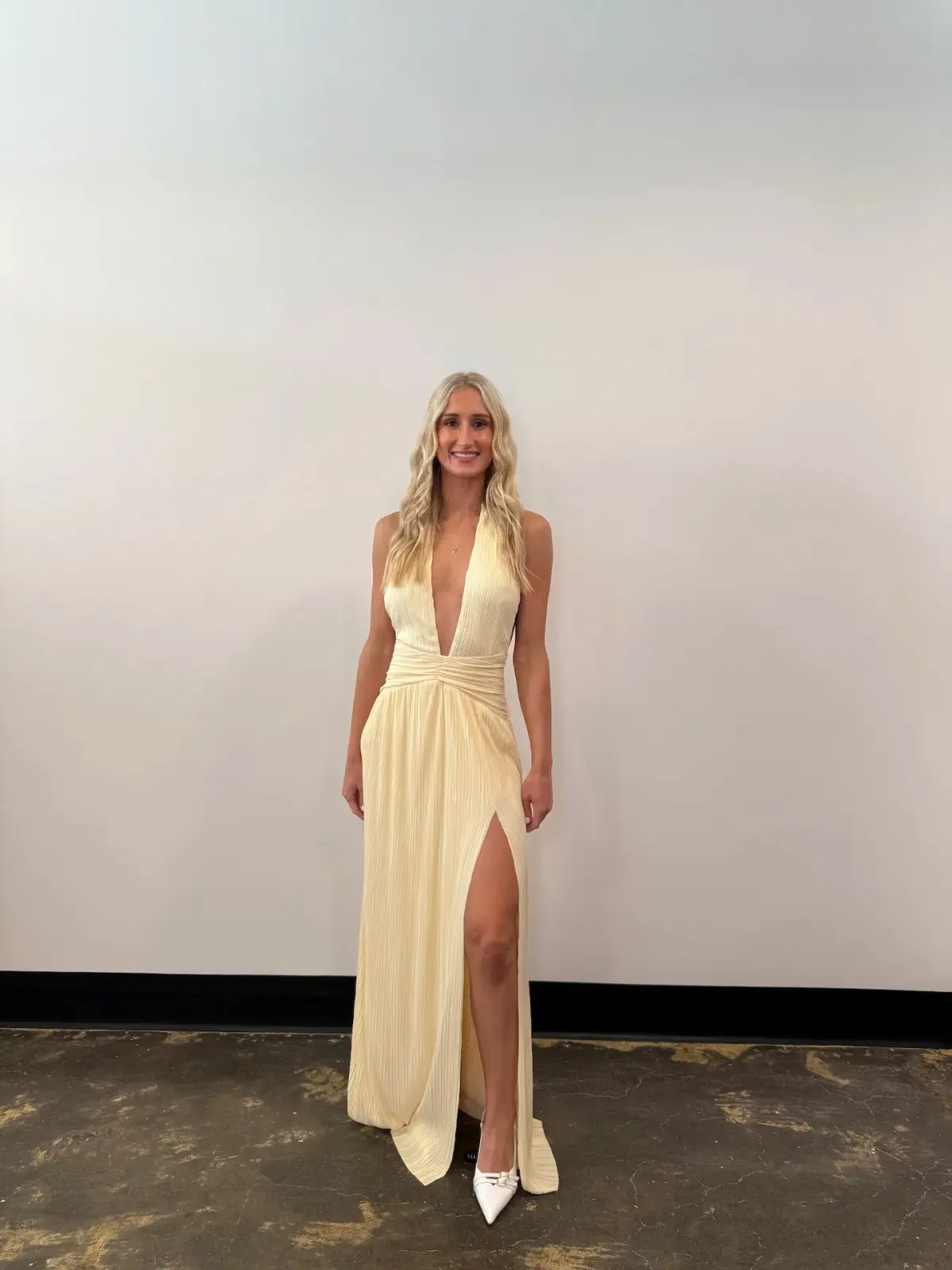 NOOKIE DESIREE HALTER GOWN / YELLOW / SIZE 8 - Image 4