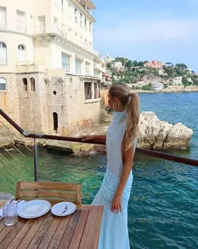 World of Re’Zort Blue Larissa Gown - Image 2