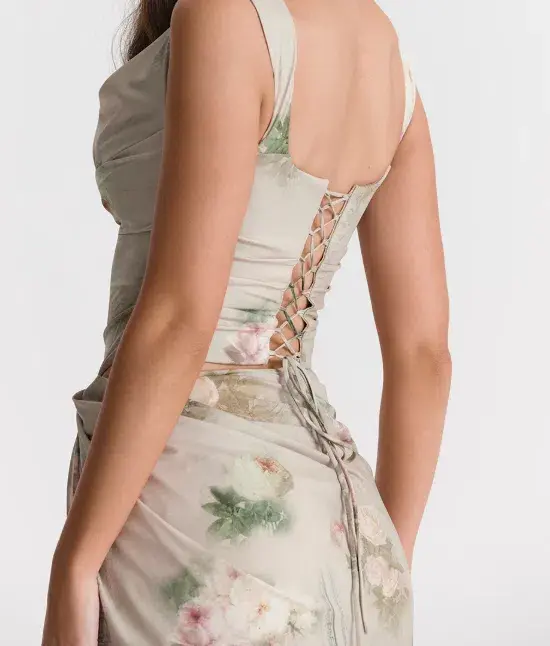 Una "Vintage Floral" Corset Top and Vesper Maxi Skirt Set. Size 10 Aus. - Image 2