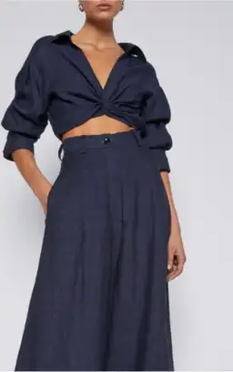 Italian linen navy set for rent on The Volte - image 2