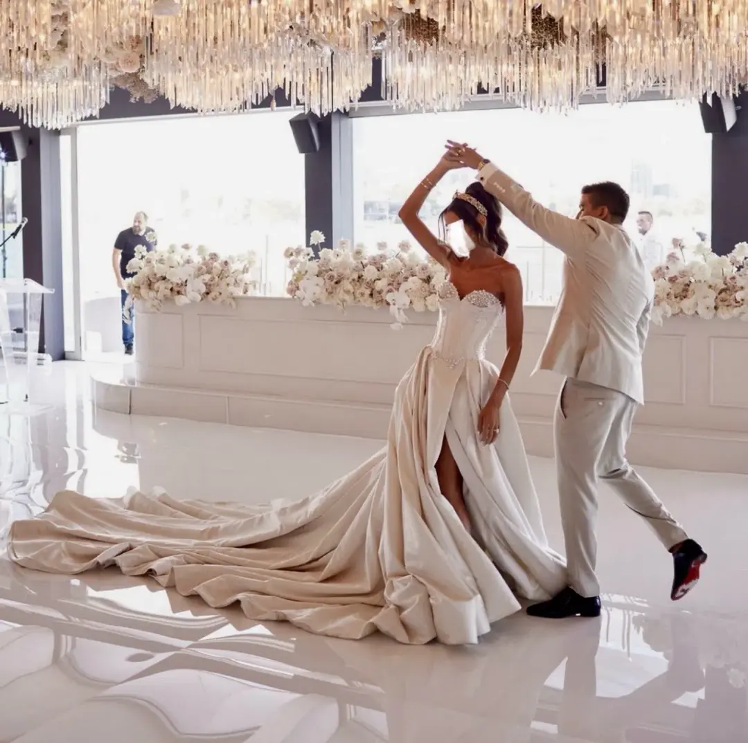 Pallas Couture - Bespoke wedding dress for rent on The Volte - main image