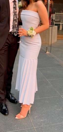 LINEAR CREPE PLEAT STRAPLESS DRESS