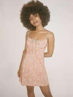 Réalisation par The Inez in Dazed for rent on The Volte - image 1