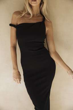 Johansen Long Poppy Dress Black Size 14 for rent on The Volte - image 5