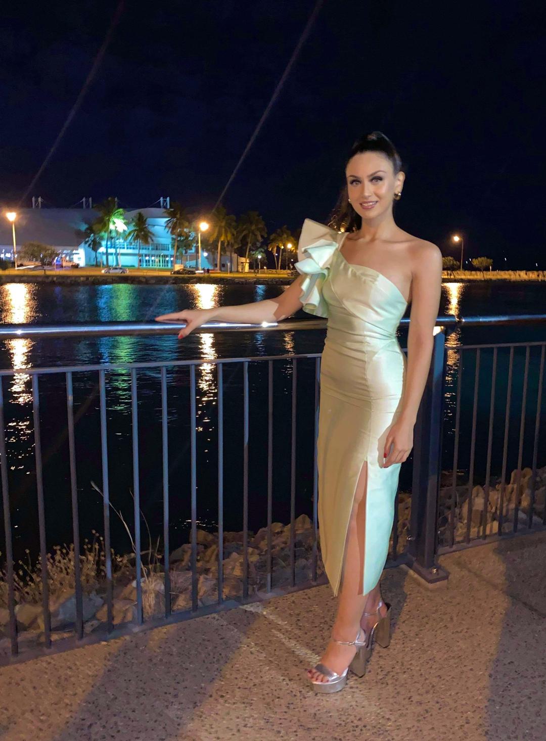 Keepsake The Label Lightening Midi Dress Green Size 8 for rent on The Volte - main image